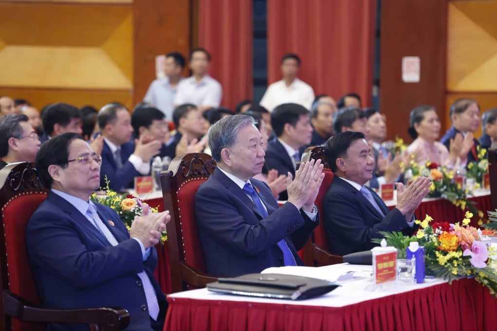 Tổng Bí thư kỳ vọng “họp ít làm nhiều, ít thủ tục, nhiều nụ cười của dân” - 1