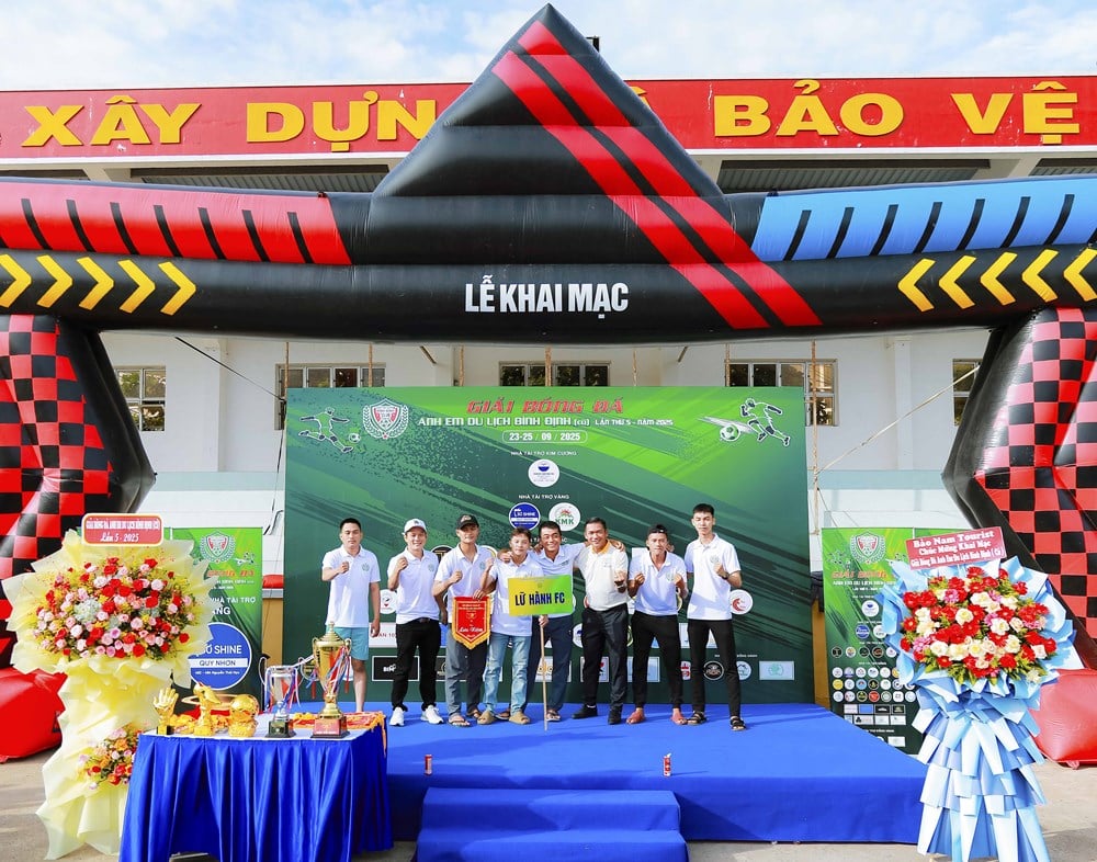 អត្តពលិកជាង 90 នាក់បានចូលរួមការប្រកួតបាល់ទាត់បងប្អូនទេសចរណ៍ Binh Dinh លើកទី 5 (ចាស់) - រូបថត 3
