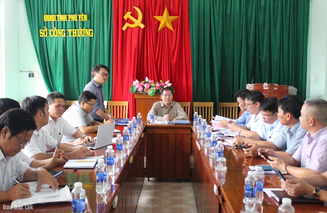 ឈុតការងារ។