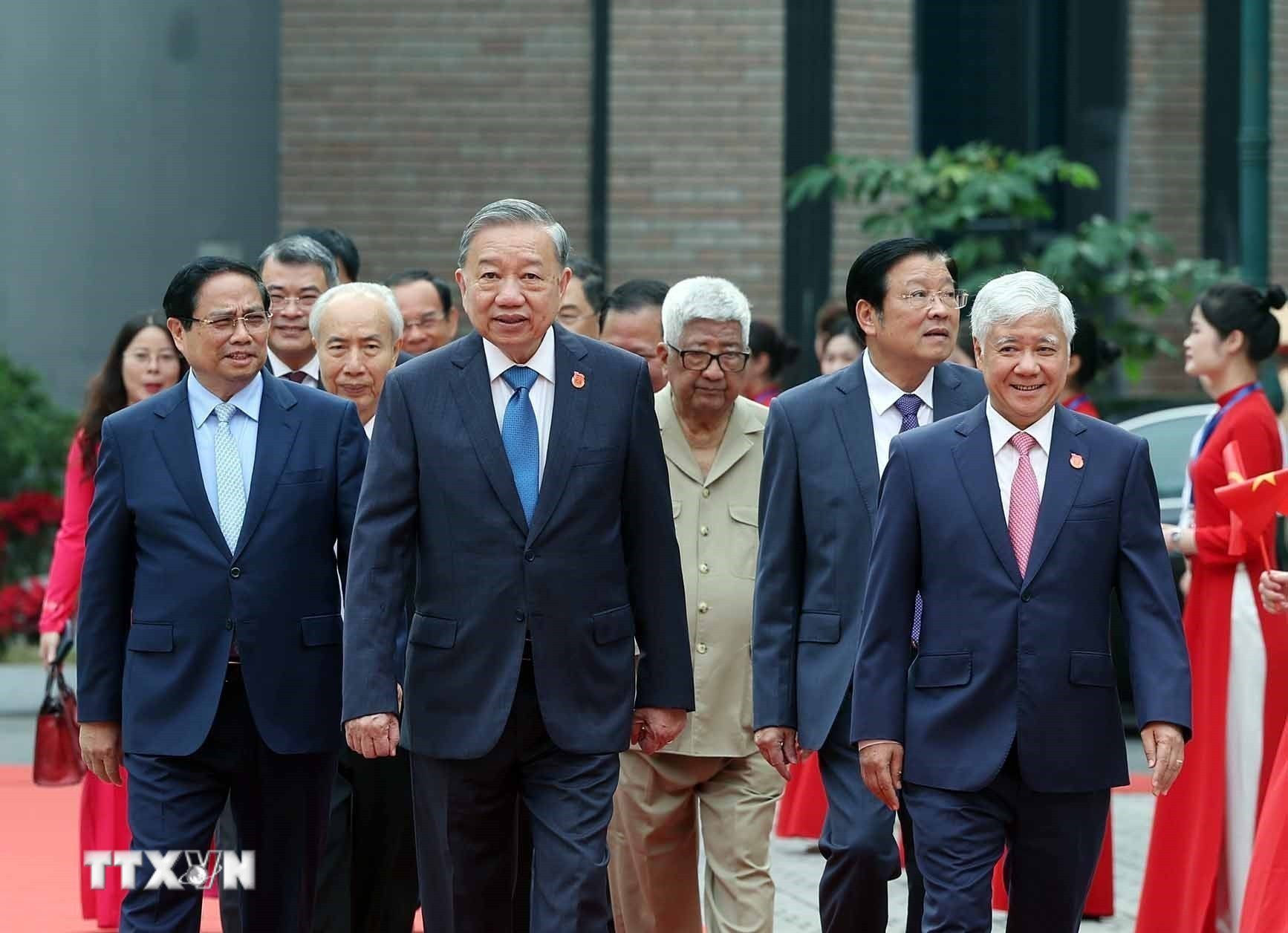 ttxvn-tong-bi-thu-to-lam-mat-tran-3.jpg