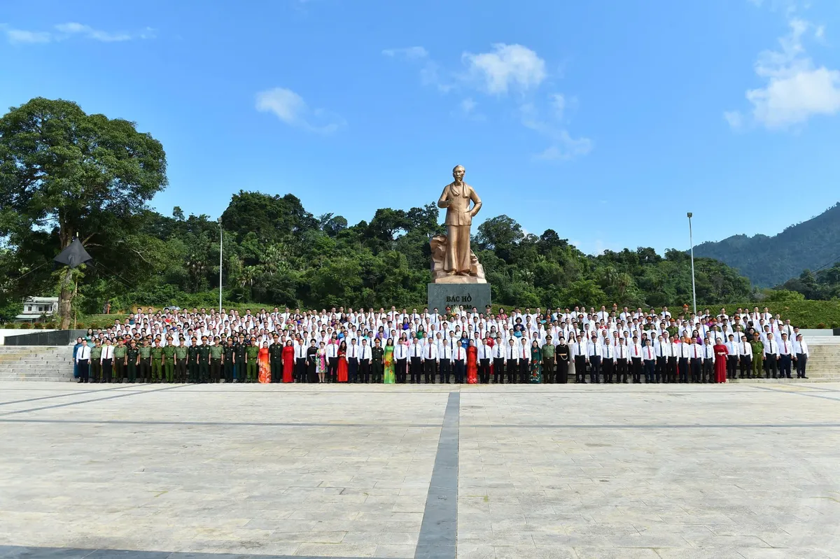 Đại hội Đảng bộ tỉnh Tuyên Quang lần thứ I: Thông qua danh sách Đoàn Chủ tịch- Ảnh 10.