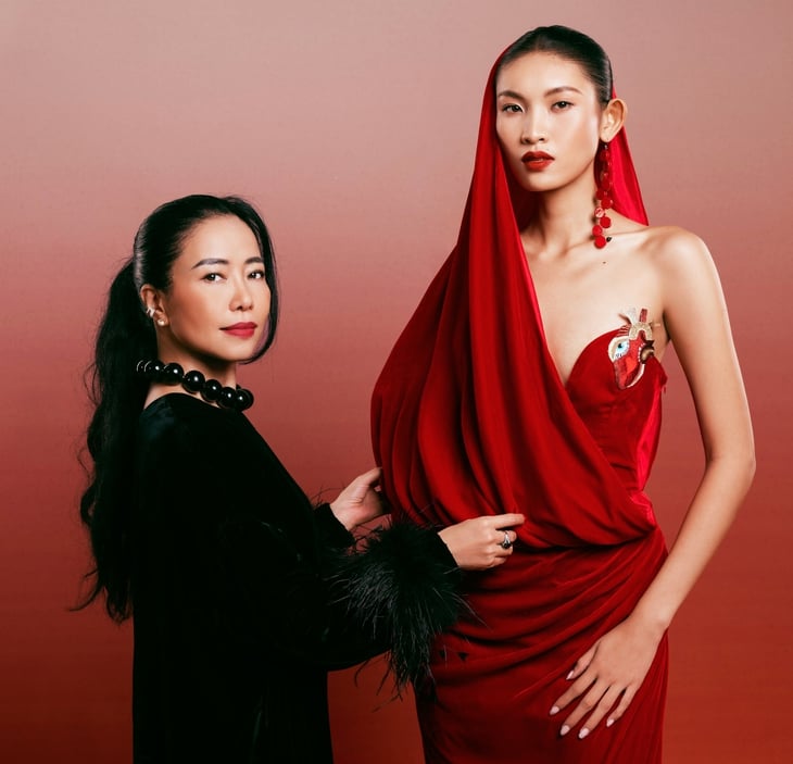 Nhà thiết kế Hà Linh Thư trở lại Paris tổ chức show thời trang - Ảnh 1.