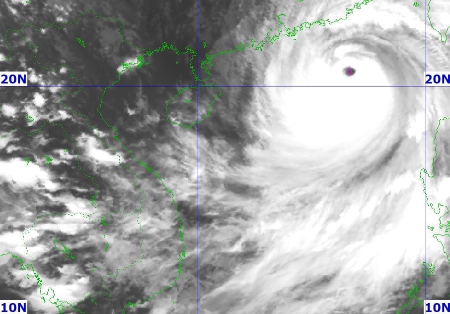 រូបថតរបស់ super Typhoon