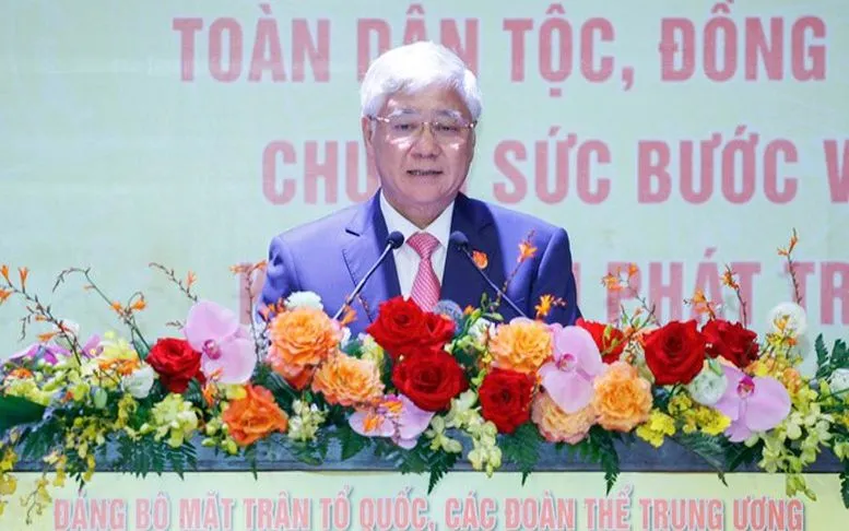 Đồng chí Đỗ Văn Chiến, Ủy viên Bộ Chính trị, Bí thư Trung ương Đảng, Bí thư Đảng ủy MTTQ, các đoàn thể Trung ương, Chủ tịch Ủy ban Trung ương MTTQ Việt Nam phát biểu bế mạc Đại hội (Ảnh: VGP)