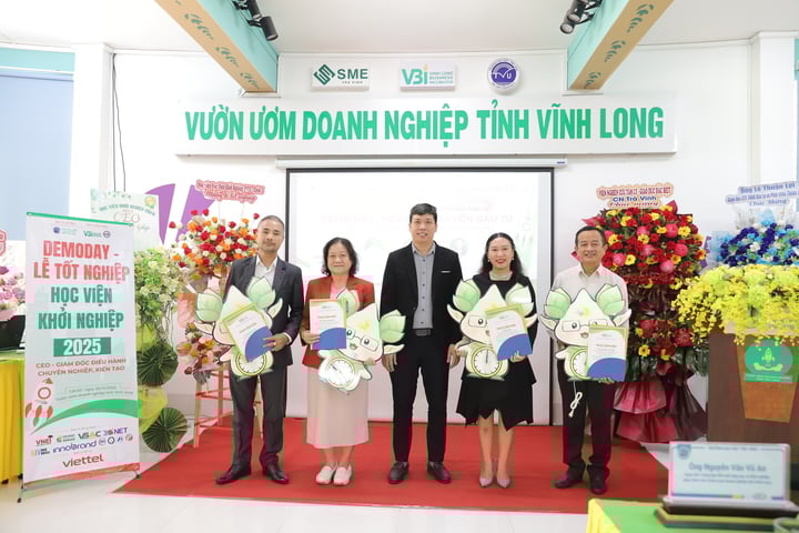 គម្រោងចាប់ផ្តើមអាជីវកម្មចំនួន 5 បានបង្កើនដើមទុនដោយជោគជ័យក្នុងព្រឹត្តិការណ៍ Demo Day - សាកលវិទ្យាល័យត្រាវិញ - ៣
