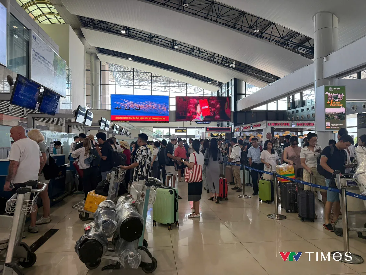 Hàng không Việt Nam bứt tốc, đạt kỷ lục vận chuyển hơn 64 triệu khách trong 9 tháng - Ảnh 1.
