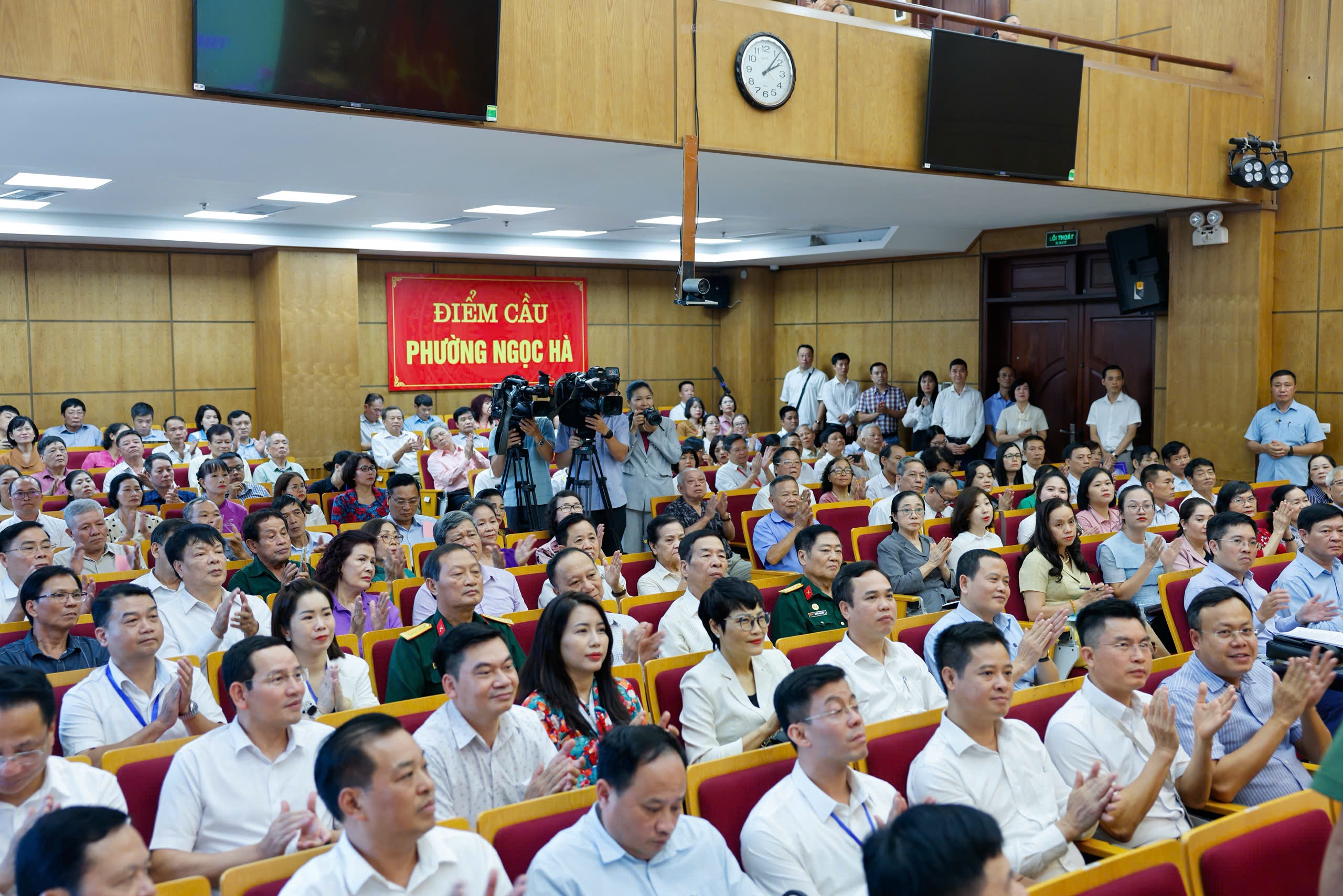 Tổng Bí thư: “Phải giảm bớt các kỳ thi, thi gì lắm thế!” - 4