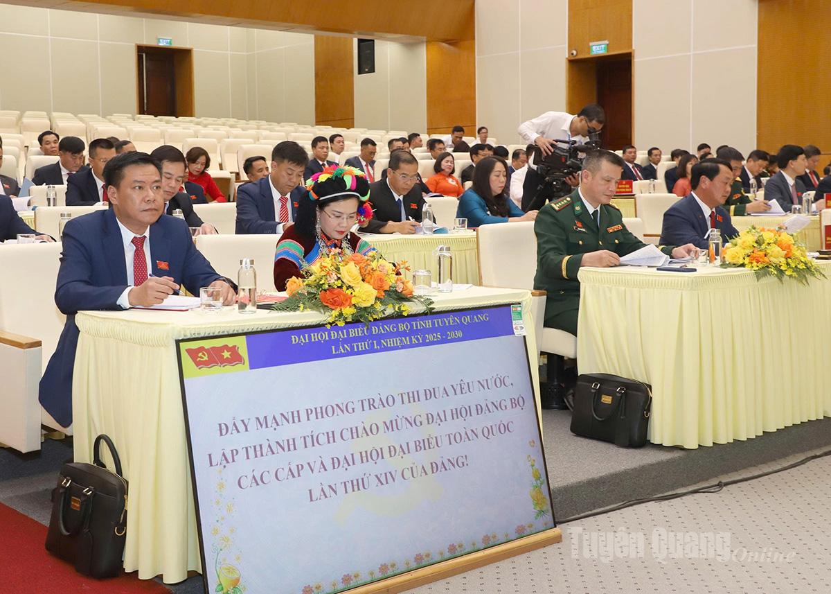 Delegates attending Discussion Group No. 1.