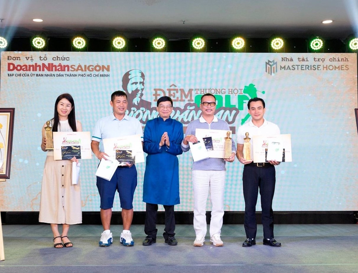 Giải golf Tạp chí Doanh Nhân Sài Gòn: Gây quỹ học bổng, tranh Cúp Lương Văn Can- Ảnh 2.