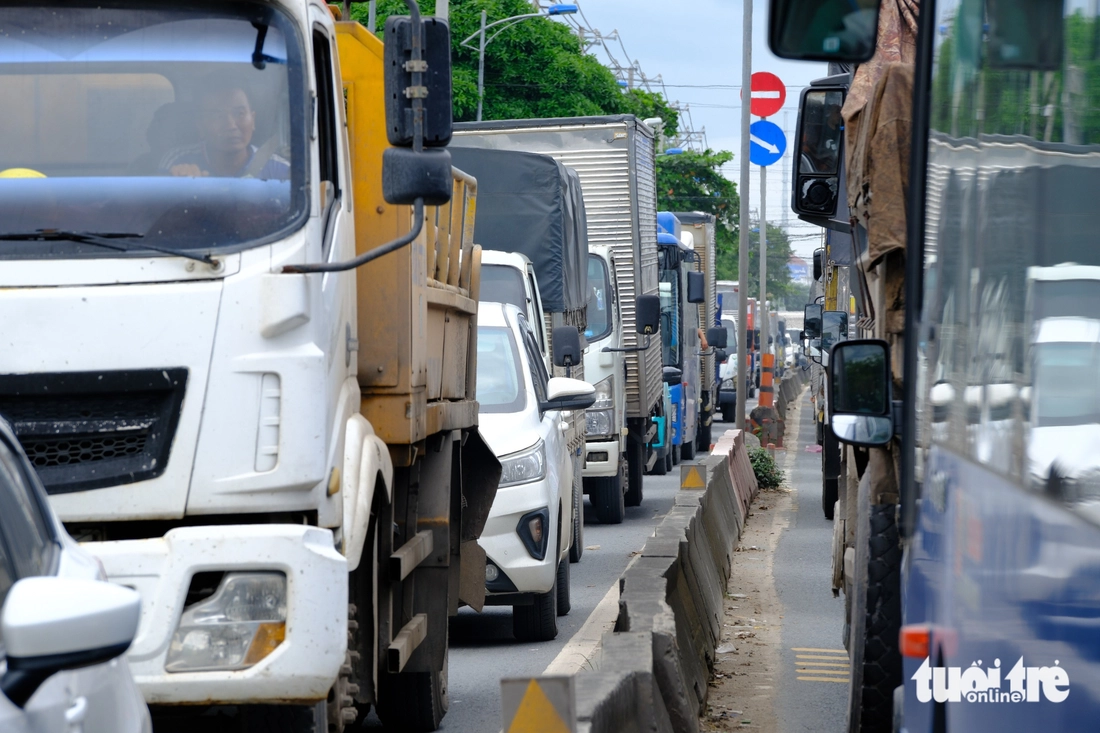 Mong mỏi mở đường Nguyễn Văn Bứa đang quá tải giữa TP.HCM - Tây Ninh - Ảnh 4.