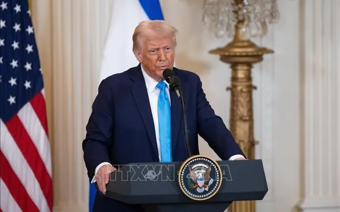 Tổng thống Mỹ Donald Trump phát biểu trong một cuộc họp báo tại Washington D.C. Ảnh: THX/TTXVN