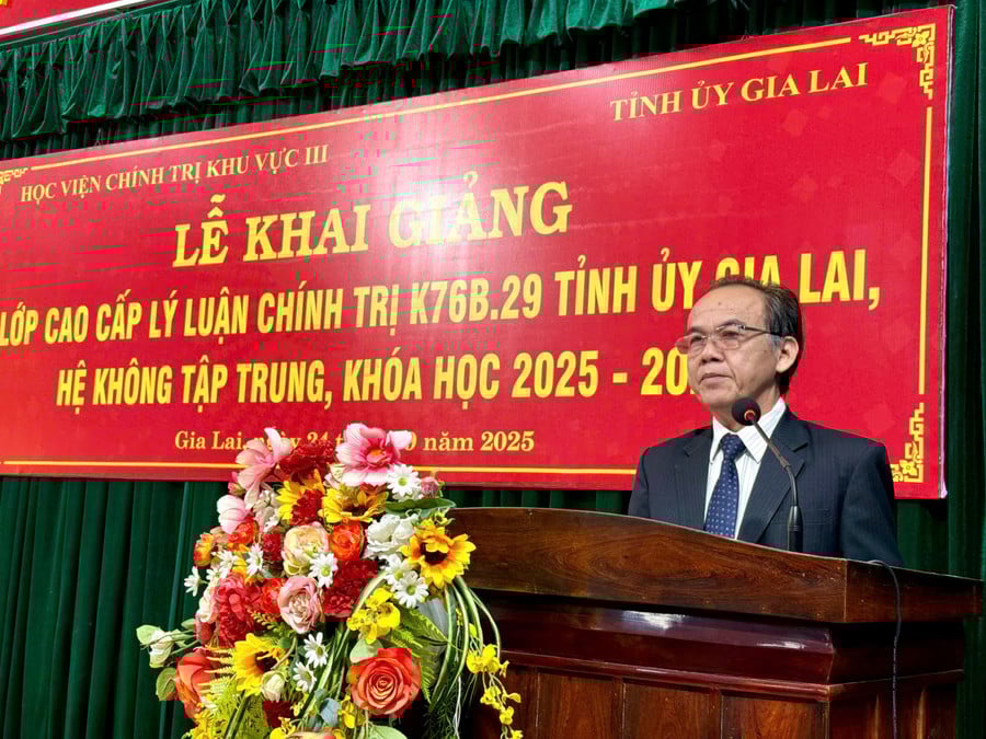 pgsts-nguyen-ngoc-hoa-pho-giam-doc-hoc-vien-chinh-tri-khu-vuc-iii-phat-bieu-khai-mac.jpg