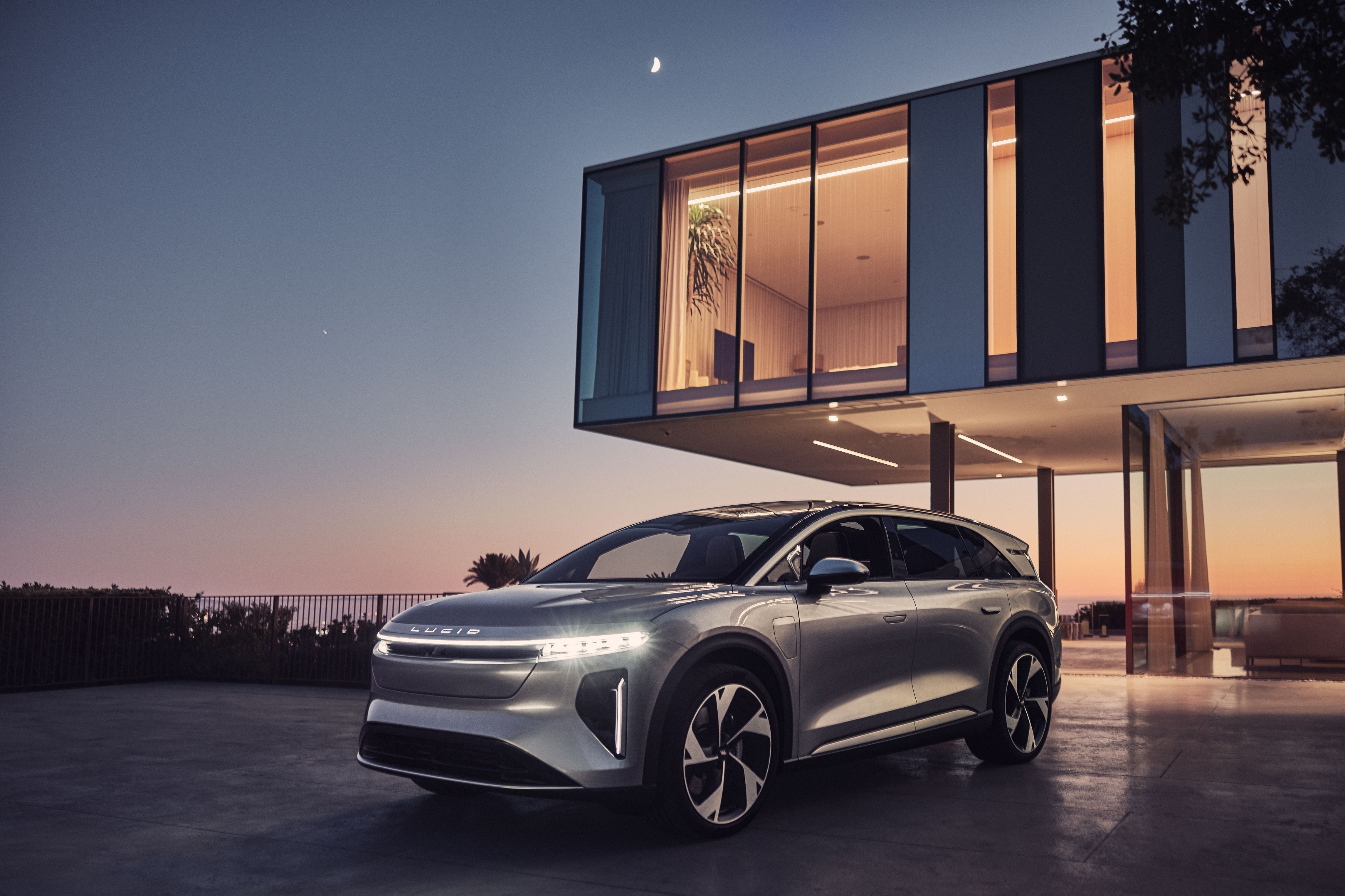 Lucid Gravity 2025 ផ្នែកខាងក្រៅ