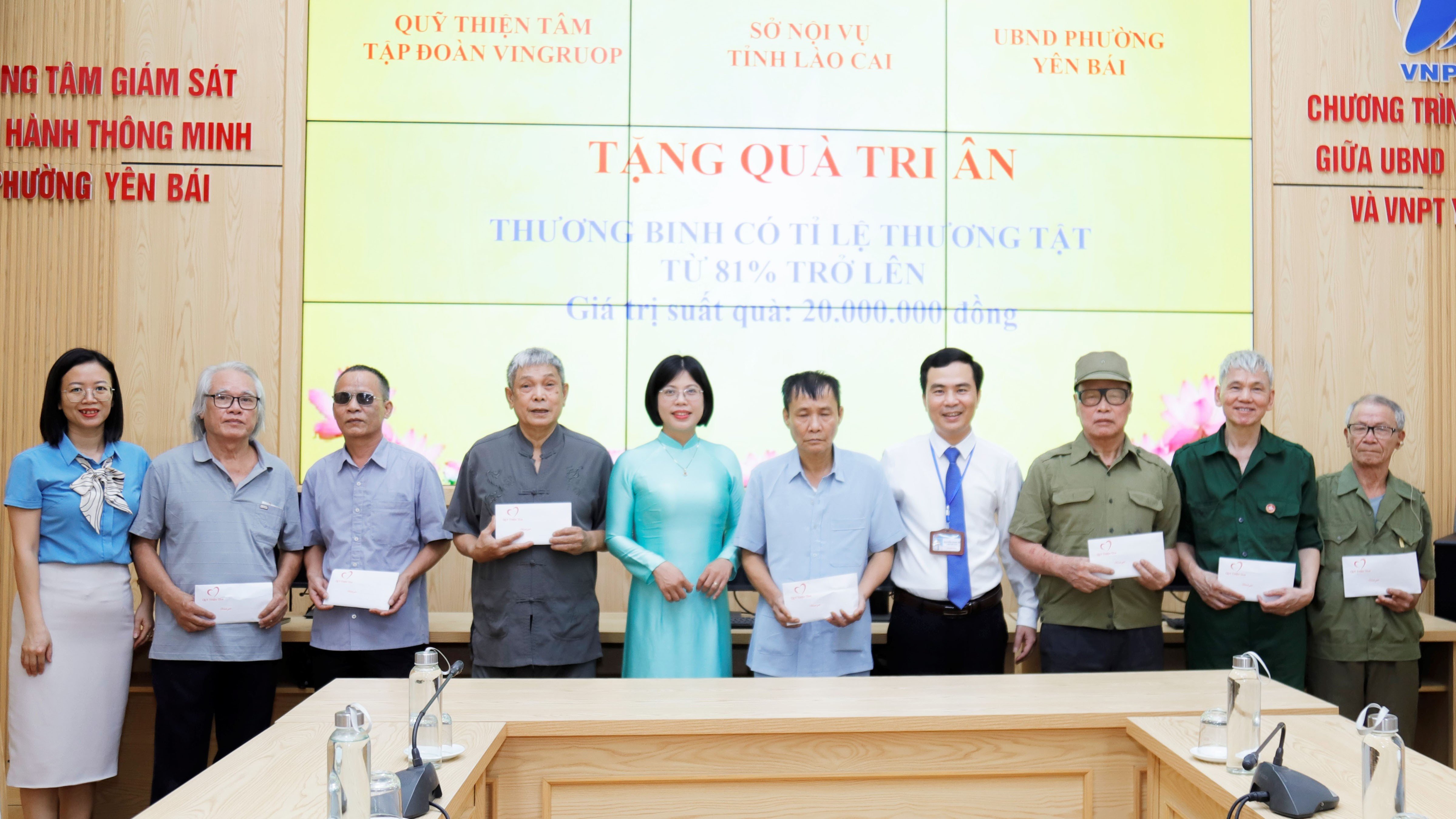 trao-suat-qua-tri-an-cac-thuong-binh-nang-anh-3-thanh-nghi-1.jpg