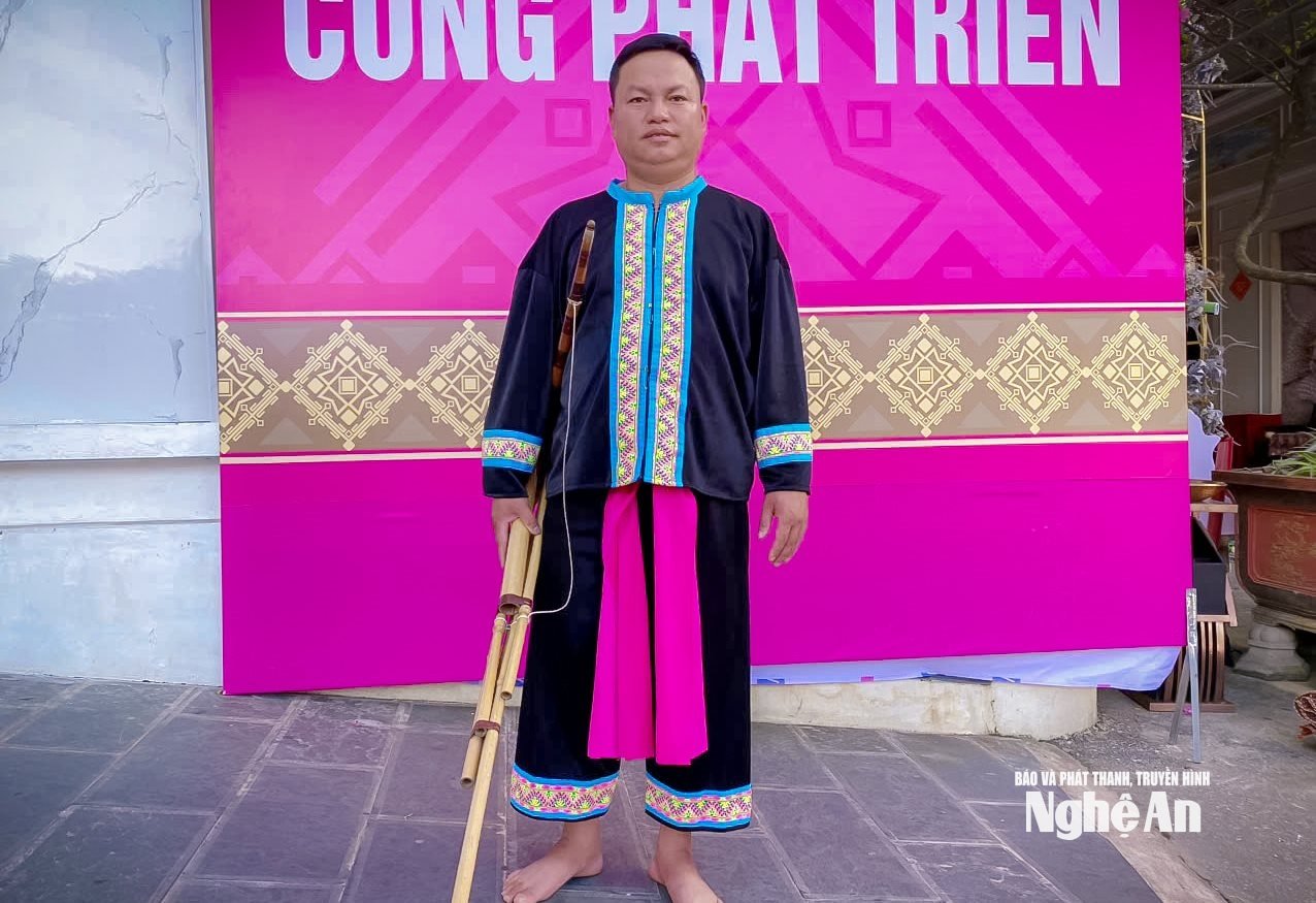 Anh Xong Ba Cha o Na Nieng Tri Le コピー