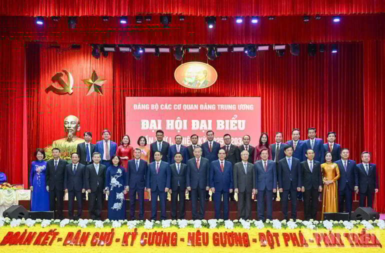ndo_br_tbt-cung-cac-dai-bieu.jpg