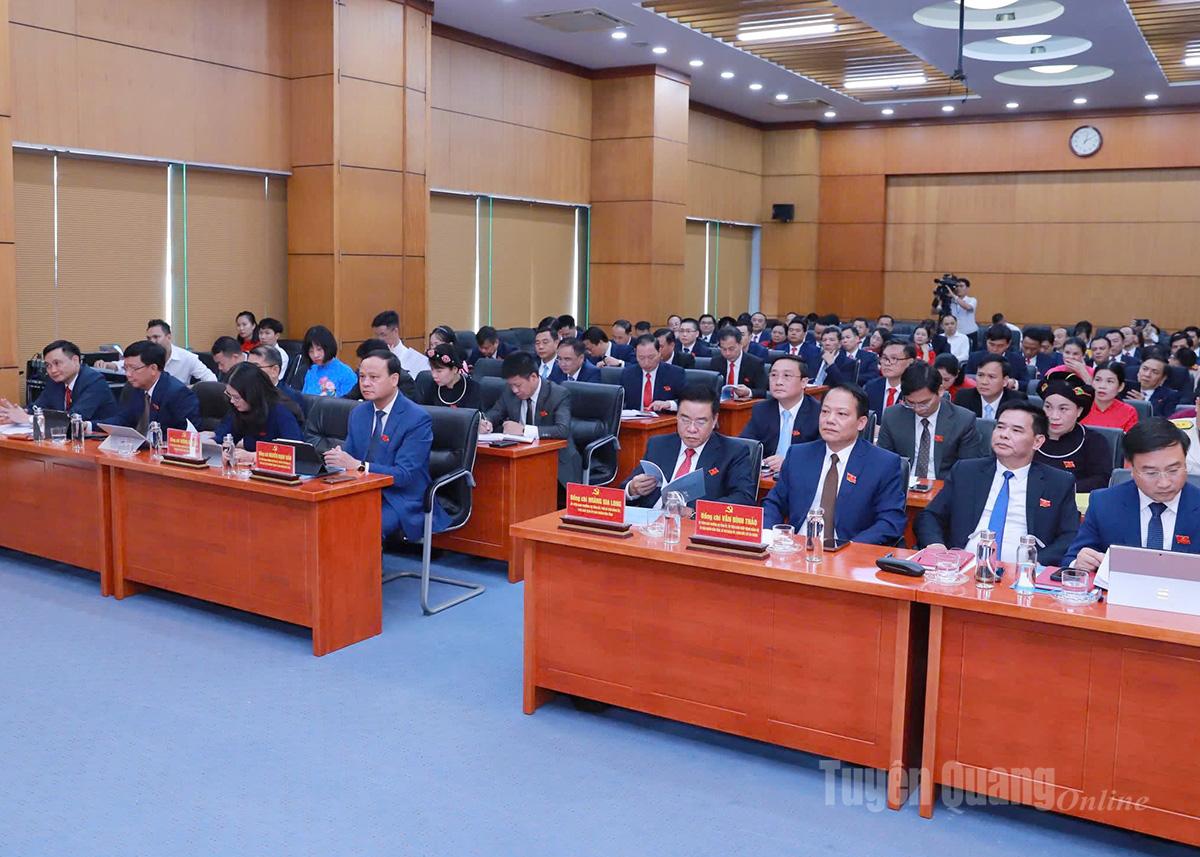 Delegates attending Discussion Group No. 3.