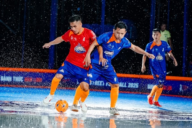 Nha Trang tìm ra đại diện đầu tiên tranh tài cùng huyền thoại Manchester United - Ảnh 2.