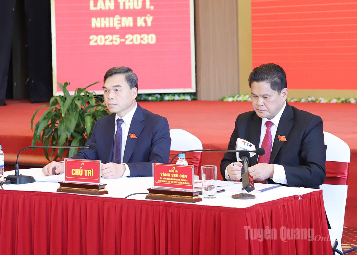 The comrades chaired Discussion Group No. 4.