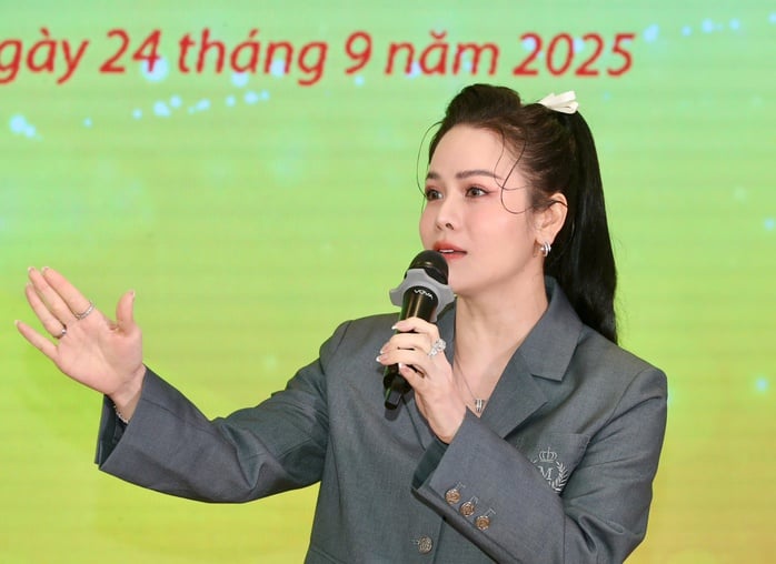 Nhật Kim Anh trao tặng 50 triệu đồng đến 
