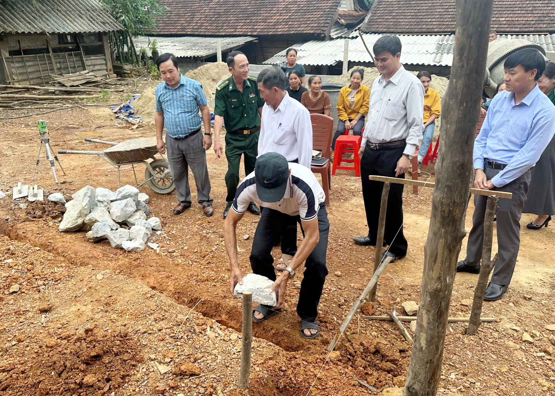 ពិធីបើកការដ្ឋានសាងសង់លំនៅឋានជូនប្រជាពលរដ្ឋក្នុងឃុំ Tuyen Lam - រូបភាព៖ X.V