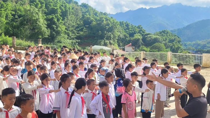 Thanh Hóa siết chặt thu chi trường học, công khai từng khoản để chống lạm thu - Ảnh 1.