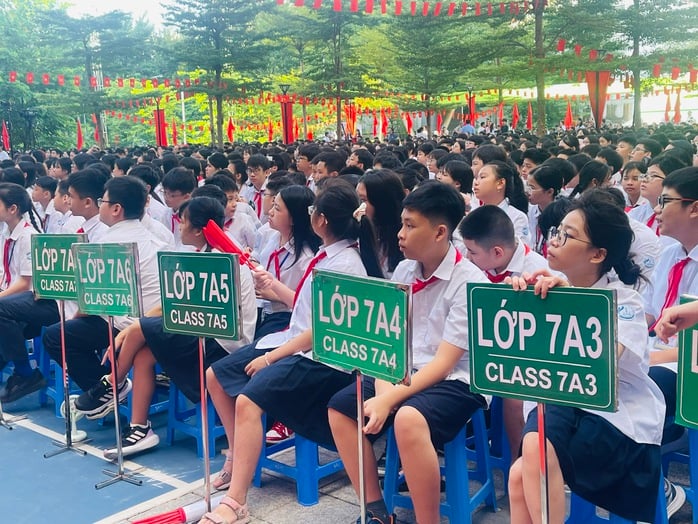 Bộ GD-ĐT đề xuất sáp nhập các trường mầm non, tiểu học quy mô nhỏ- Ảnh 1.