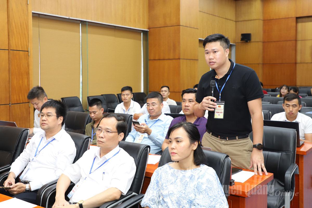 អ្នកយកព័ត៌មានរបស់កាសែត Lao Dong បានសួរគណៈកម្មាធិការរៀបចំអំពីខ្លឹមសារនៃសេចក្តីសម្រេចចិត្តនៃមហាសន្និបាតបក្សខេត្តលើកទី១ អាណត្តិ ២០២៥ - ២០៣០។