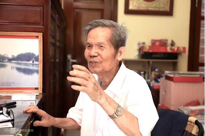 អនុស្សាវរីយ៍​១០​ថ្ងៃ​នៃ​ឋាននរក​របស់​អ្នក​ប្រៃសណីយ៍​តស៊ូ - រូបថត ១.