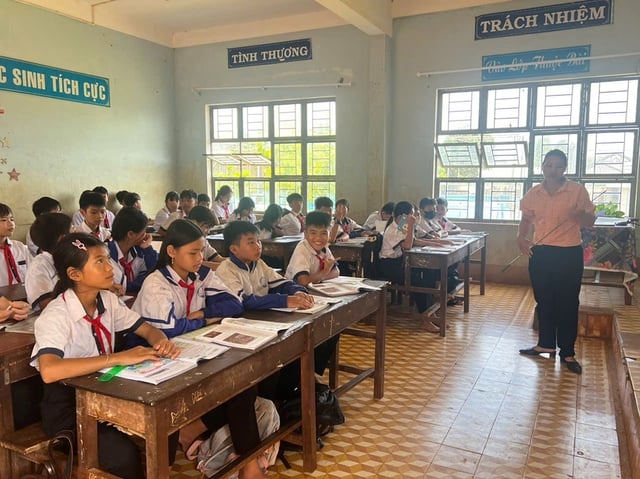 សុបិន​ផ្លាស់​ប្តូរ​ការ​អប់រំ​នៅ​តំបន់​ព្រំដែន​ពី​សាលា​រៀន - រូបថត ១.