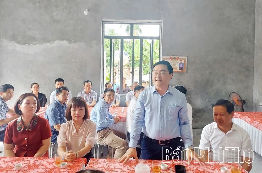 ប្រគល់ផ្ទះសប្បុរសធម៌ដល់គ្រួសារក្រីក្រនៅឃុំ Son Luong