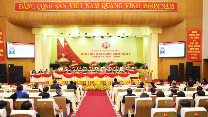 ກອງ​ປະ​ຊຸມ​ໃຫຍ່​ຄັ້ງ​ທີ 1 ຂອງ​ອົງ​ການ​ພັກ​ແຂວງ Tuyen Quang ໄລ​ຍະ 2025-2030 ໄດ້​ດຳ​ເນີນ​ກອງ​ປະ​ຊຸມ​ປິດ​ລົງ.