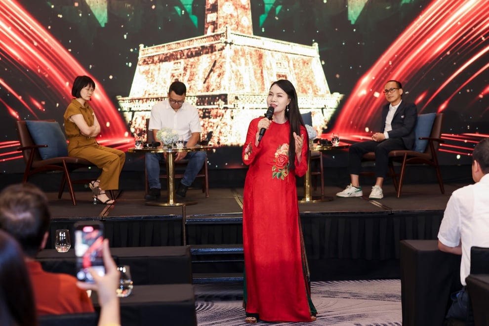 NSND Mai Hoa: Tôi nói nhanh nhưng... hát chậm - 2