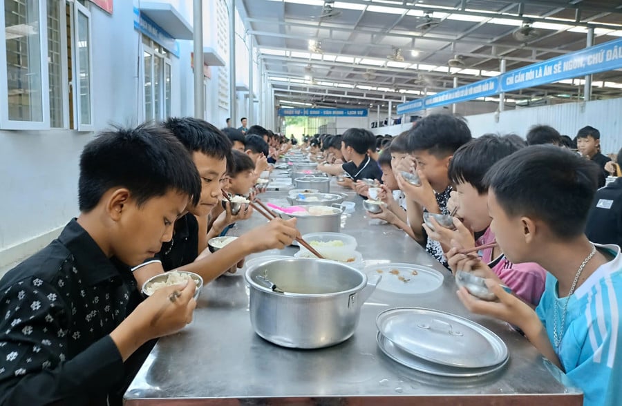 an-toan-ban-tru-cho-hoc-sinh-1.jpg