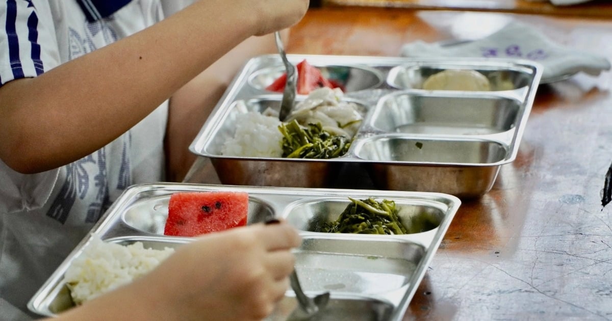 Bữa cơm sinh viên 20.000 đồng và bài toán xoay xở nơi thành phố lớn