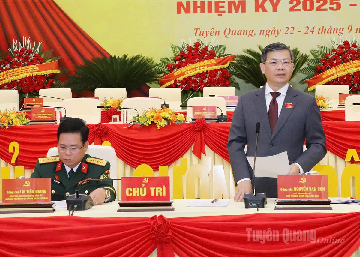 Comrade Nguyen Van Son, Deputy Secretary of the Provincial Party Committee, Chairman of the Provincial People's Council chaired Discussion Group No. 1.