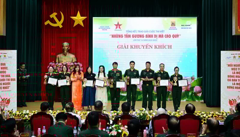 22 tác phẩm đạt giải Cuộc thi viết “Những tấm gương bình dị mà cao quý” lần thứ 16 -0