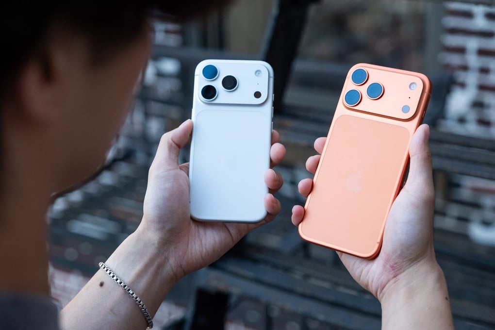 iPhone 17 Pro dễ trầy xước, Apple nói do đế sạc MagSafe - 1