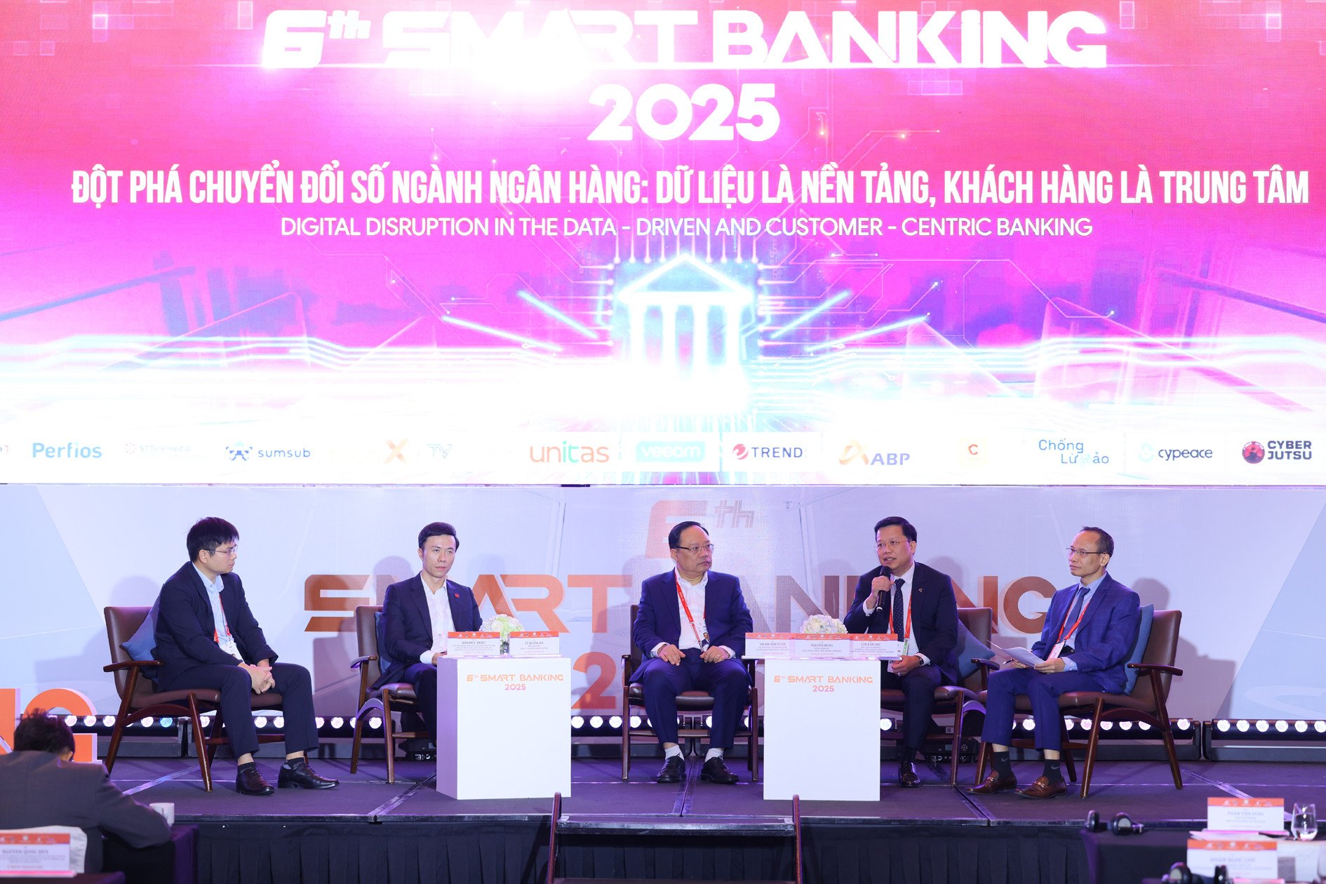 Smart Banking .JPG