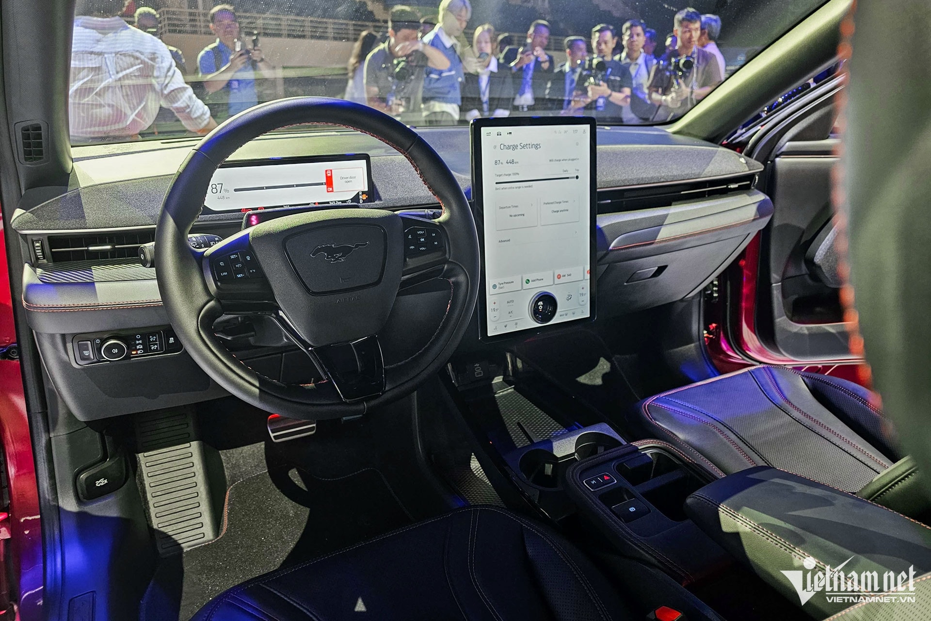 ផ្នែកខាងក្នុងតូចបំផុតតាមនិន្នាការរថយន្តអគ្គិសនីទំនើប។ រូបថត៖ ង៉ោ មិញ