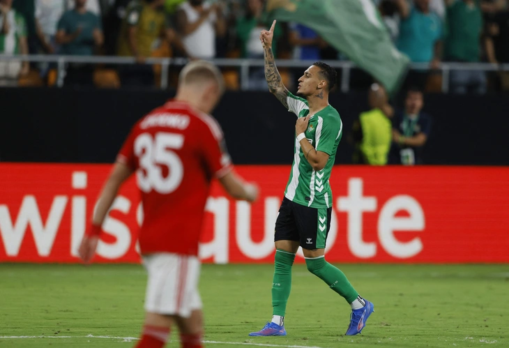 Antony tỏa sáng, Betis cầm chân Nottingham ở Europa League  - Ảnh 1.