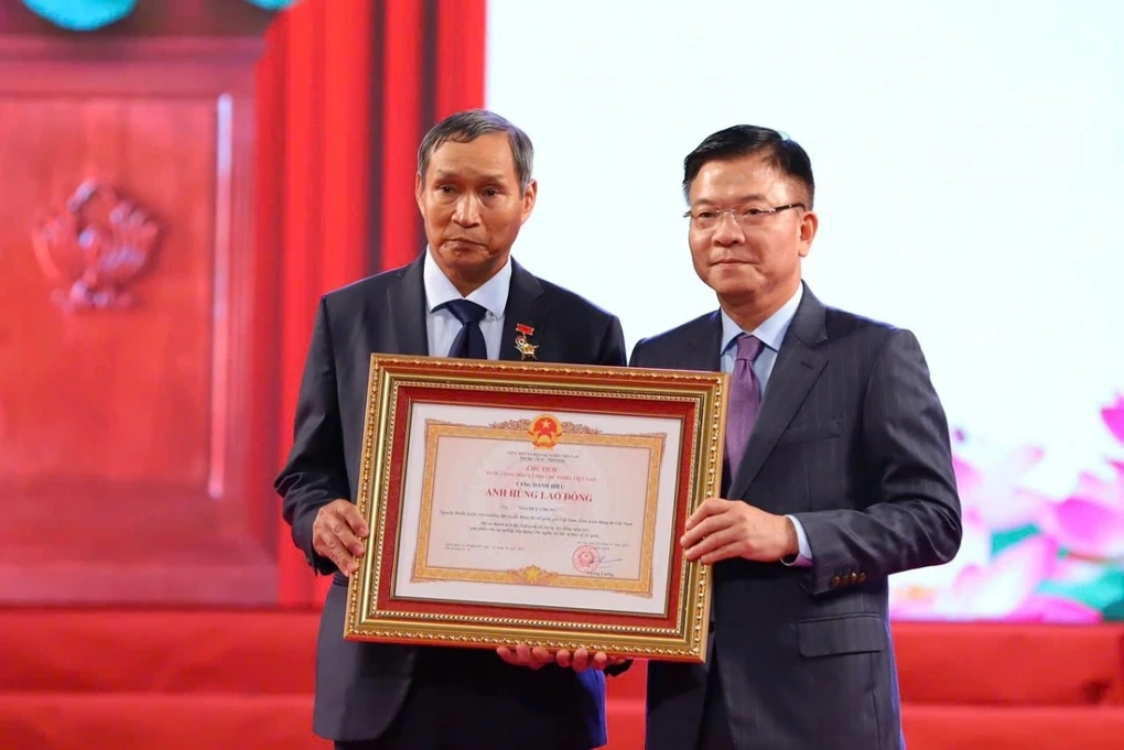 Huấn luyện viên Mai Đức Chung được trao tặng danh hiệu Anh hùng Lao động - 3