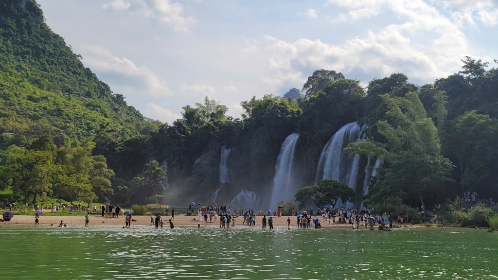 Triển khai các biện pháp bảo vệ các di tích lịch sử - văn hóa, danh lam thắng cảnh, khu, điểm du lịch trước khi bão số 9 đổ bộ.