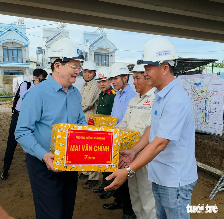 Phó thủ tướng Mai Văn Chính: Ngày 19-12 phải bắt đầu thông xe cao tốc vành đai 3 TP.HCM - Ảnh 3.