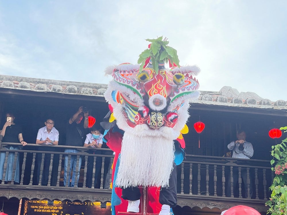 សកម្មភាព​បុណ្យ​ពាក់​កណ្ដាល​សរទរដូវ​ដ៏​អ៊ូអរ​សម្រាប់​កុមារ​លើក​តម្កើង​បេតិកភណ្ឌ​វប្បធម៌ - រូបថត ៣