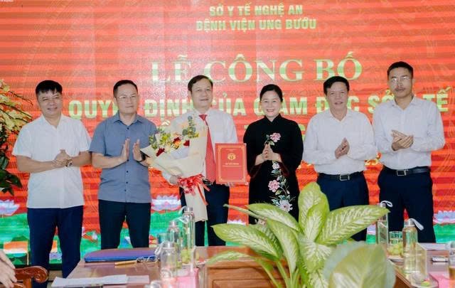 អង់គ្លេស៖ ព័ត៌មាន