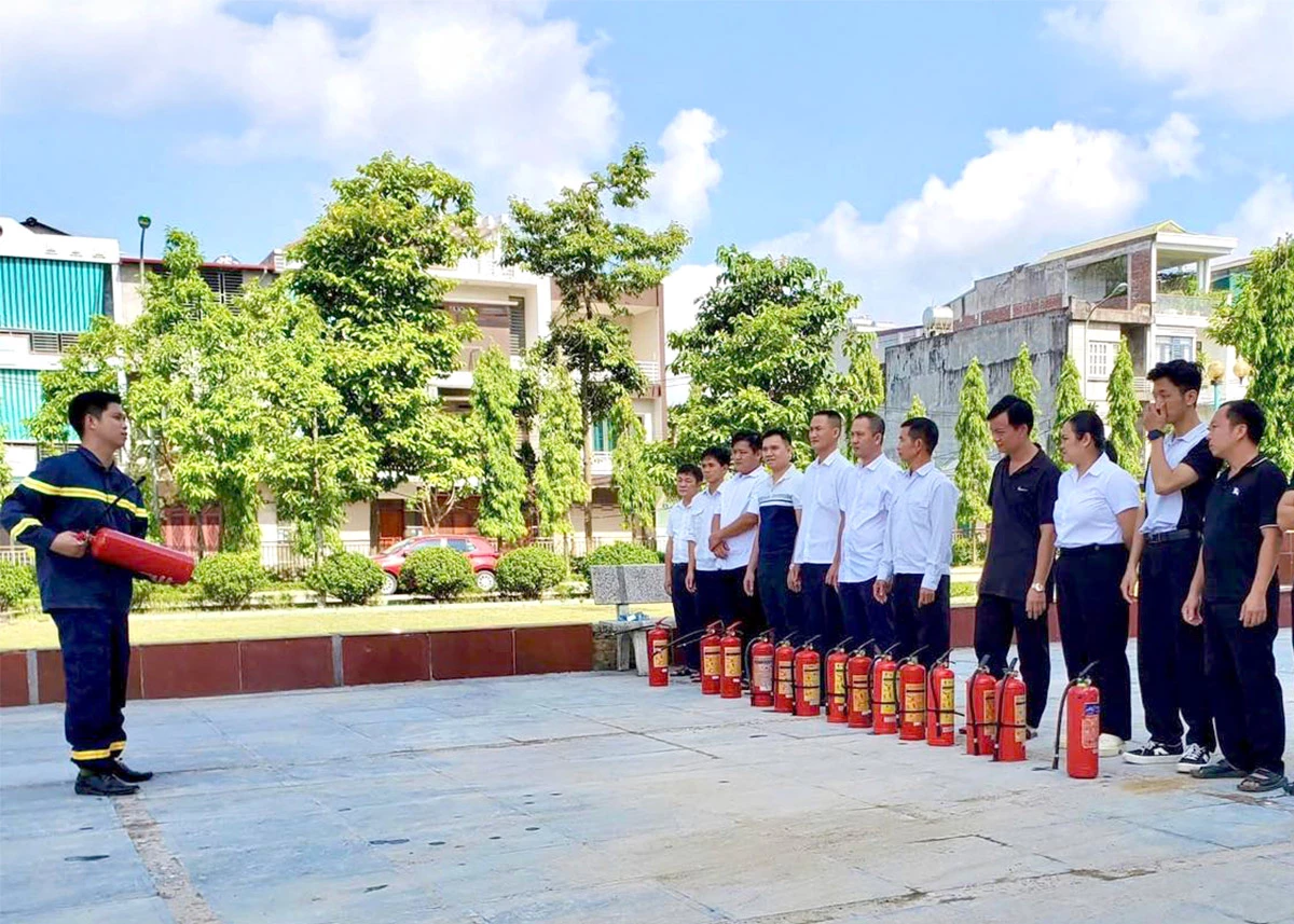 Tổ chức các hoạt động hưởng ứng Tháng an toàn phòng cháy, chữa cháy, cứu nạn cứu hộ và Ngày toàn dân PCCC