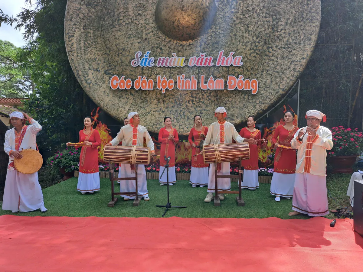 Lâm Đồng: Du lịch tăng trưởng ấn tượng, giữ vai trò động lực- Ảnh 2.