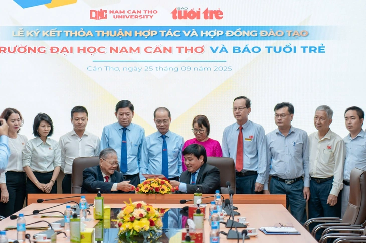 Trường đại học Nam Cần Thơ ký hợp tác đào tạo với Tuổi Trẻ  - Ảnh 1.