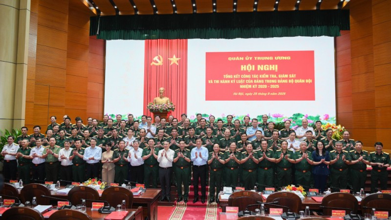 Các đại biểu tại Hội nghị.